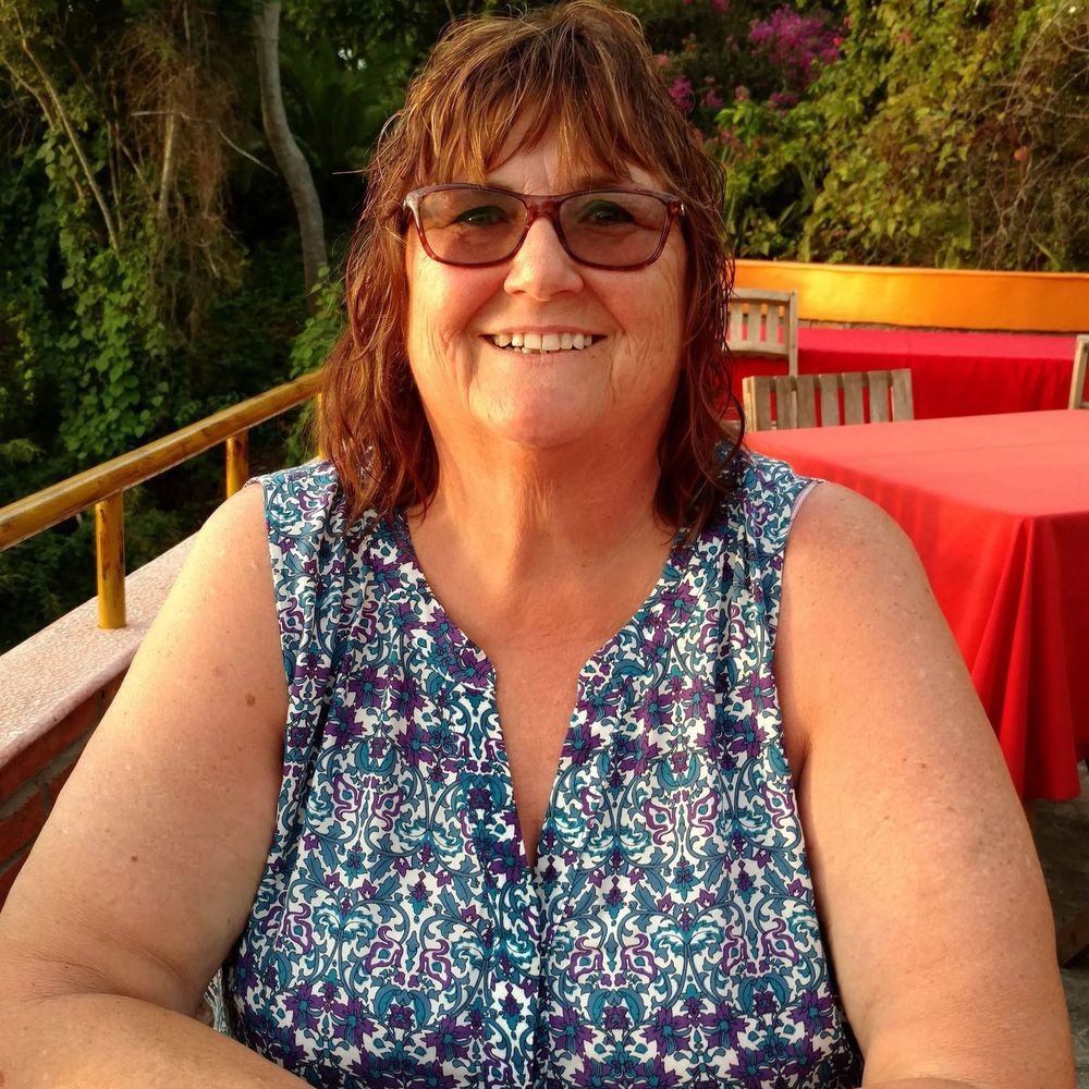 Meet your Posher, Debi